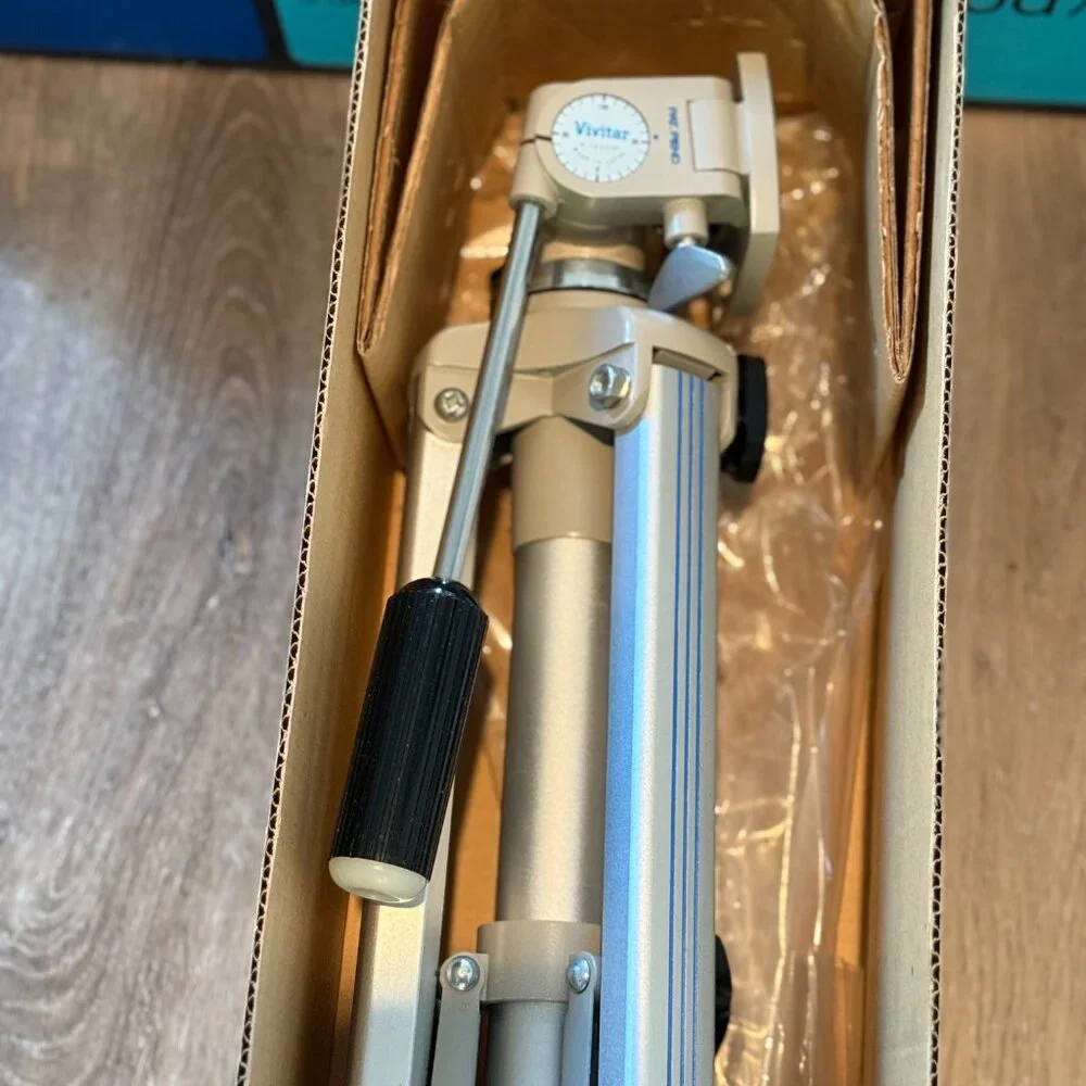 VIVITAR 1240 PRO CAMERA CAMCORDER TRIPOD
